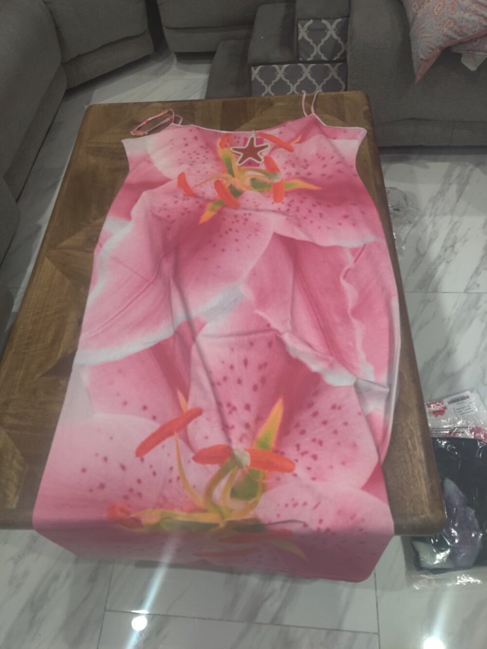 Tyler McGillivary dress size 4xl New